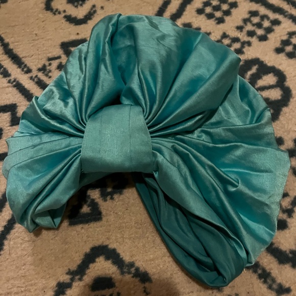 Mary Jane Claverol Blue Turban - Picture 3 of 5